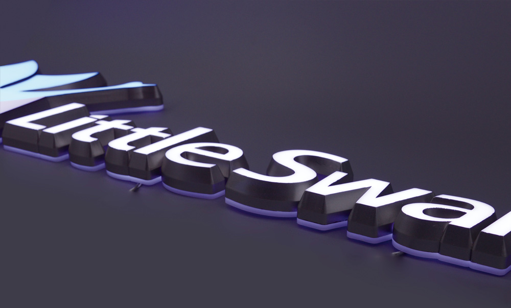 注塑迷你發(fā)光字 —— Little swan